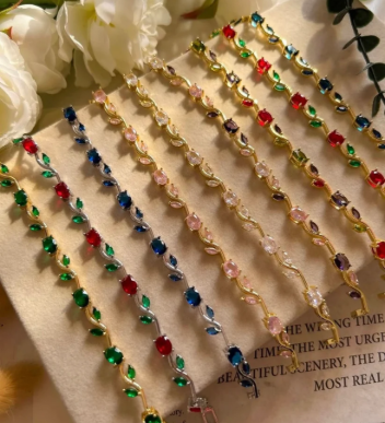 Vine Leaf Crystal Tulip Bracelet